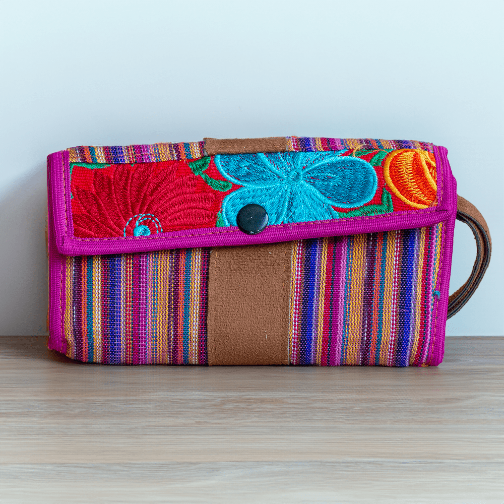 Cartera de Gamuza y Tela Tejida – Colores con Bordado Floral