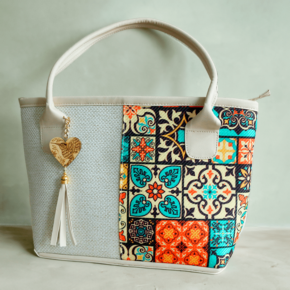 Bolsa artesanal de Yute beige con mosaico de colores elaborada en León Guanajuato México