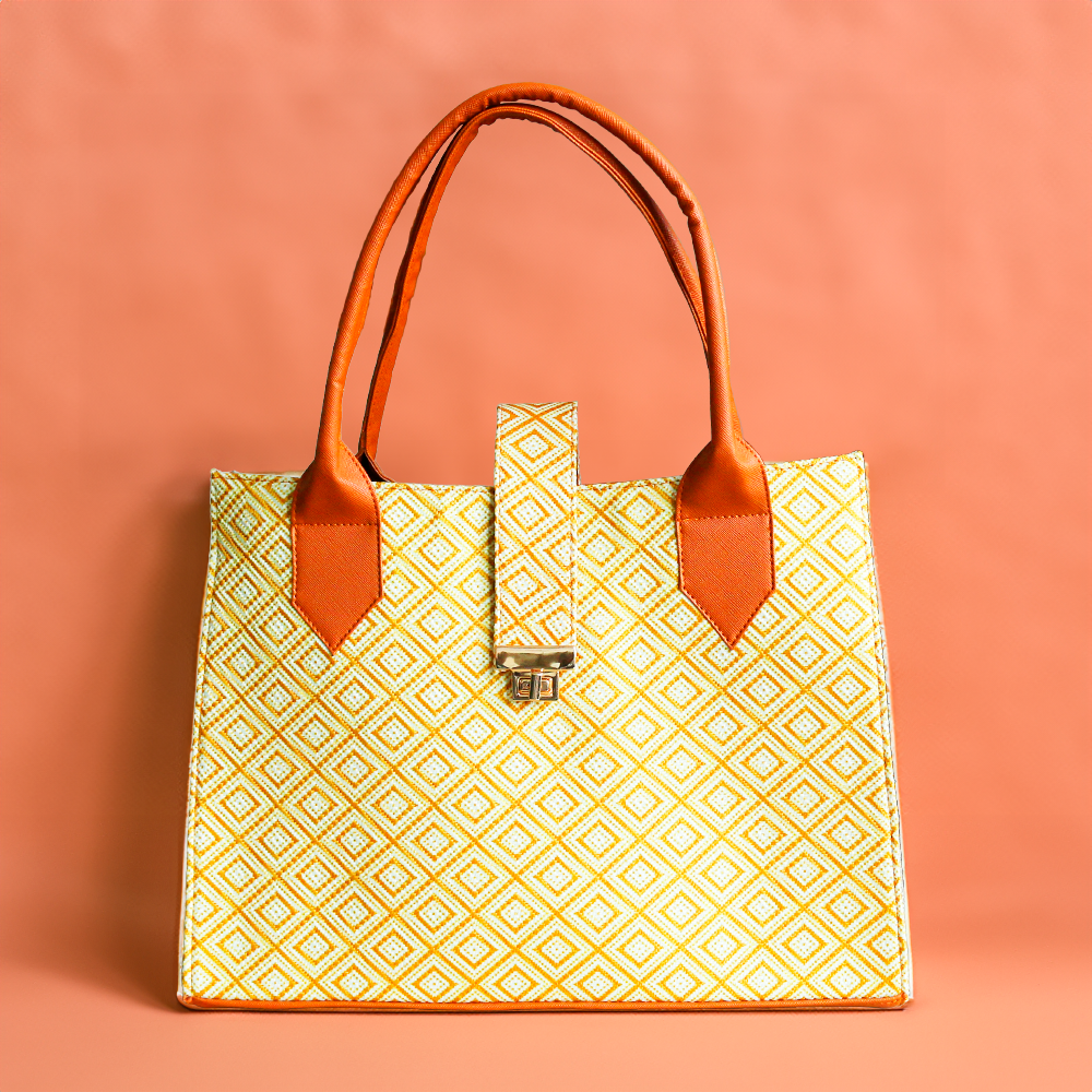 Bolsa de mano artesanal de yute dorado y blanco