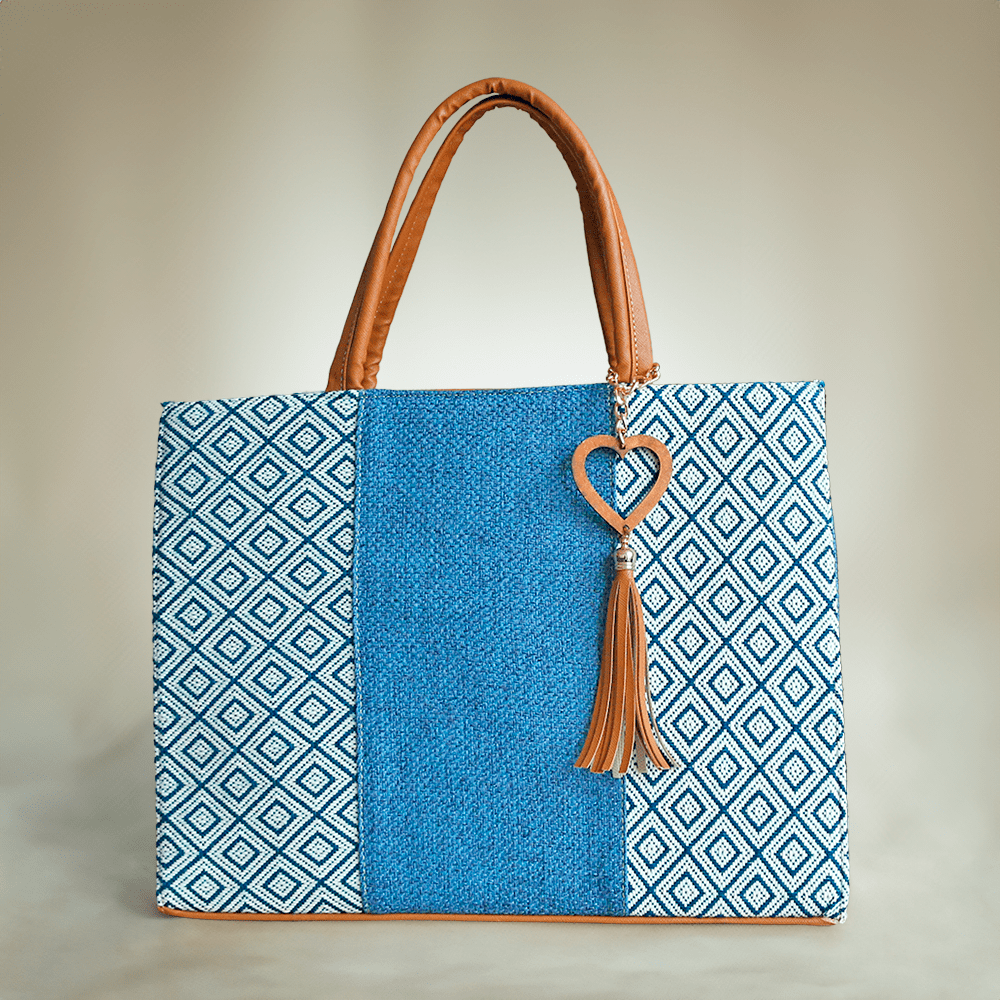 Bolsa de mano artesanal de yute azul